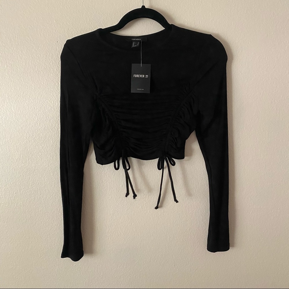 New black long sleeve crop top!